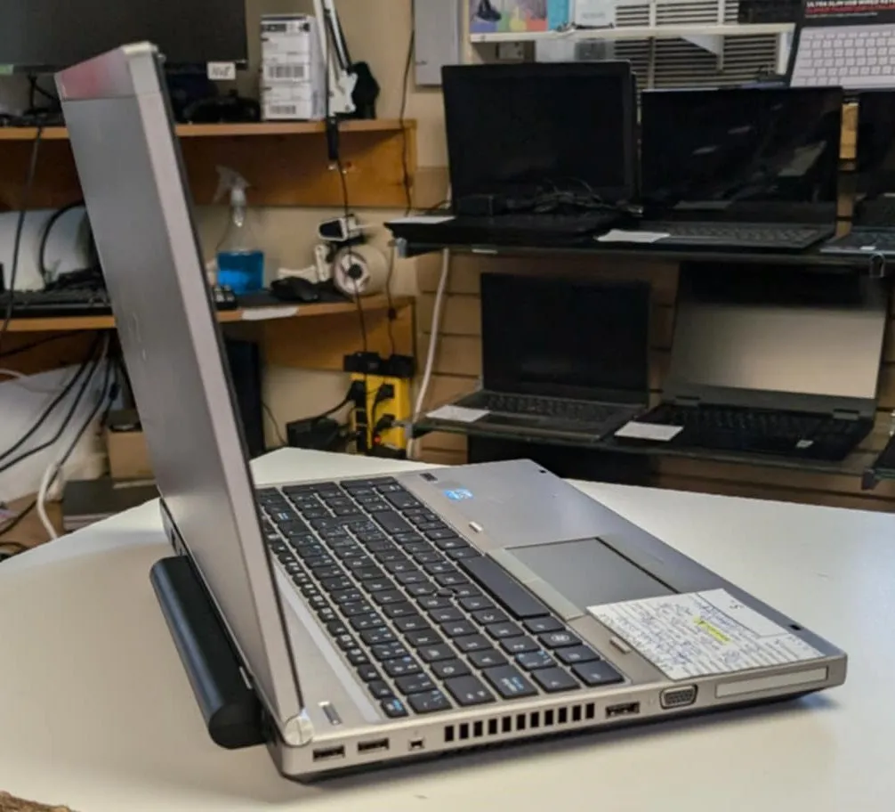 Laptop HP EliteBook 8570p Batterie Neuve i5-3210M 2,5Ghz 8Go SSD 240Go garantie 6 mois   tx