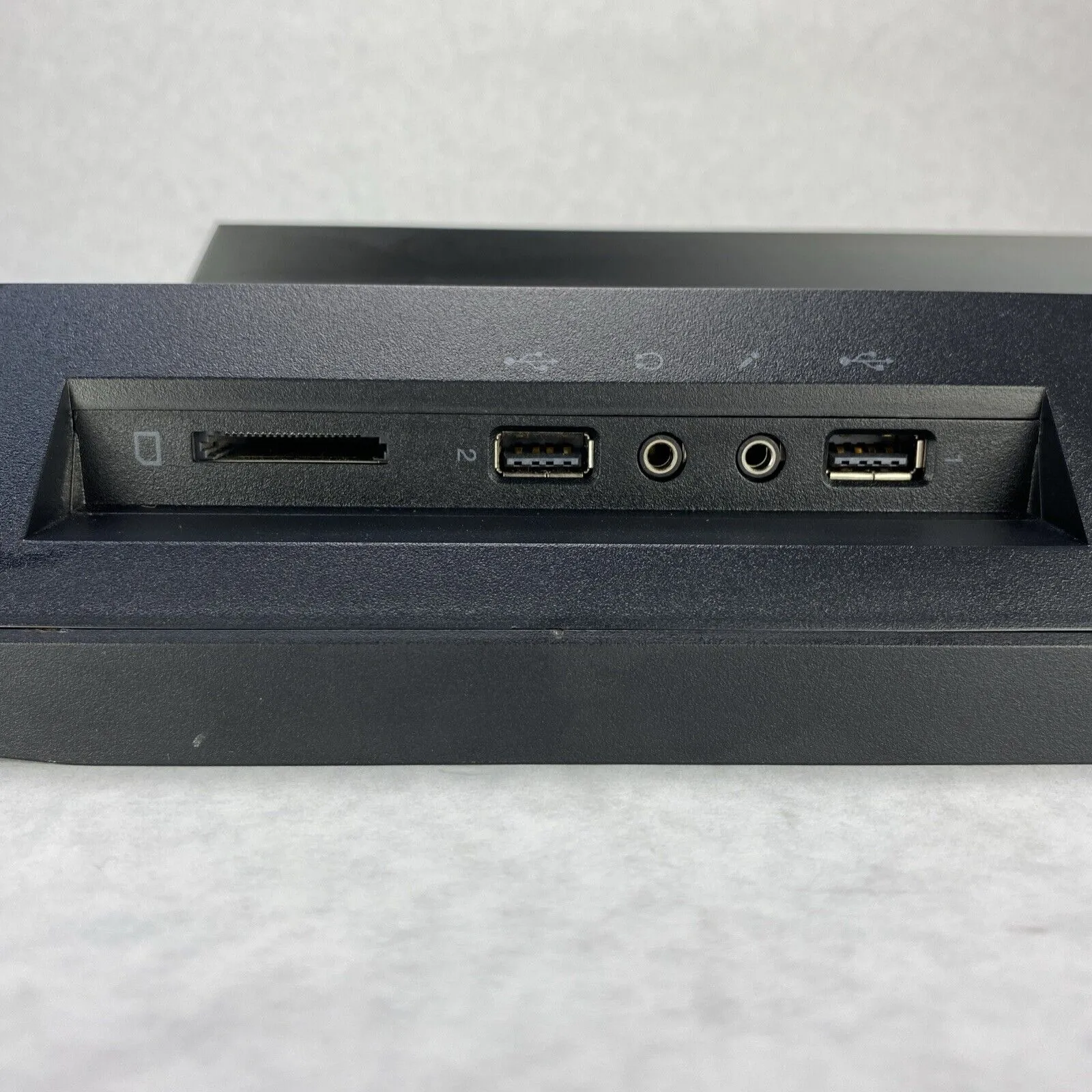 Lenovo ThinkCentre M72z 20" AIO Pentium G2020 2.90GHz 4GB RAM No Stand No HDD OS