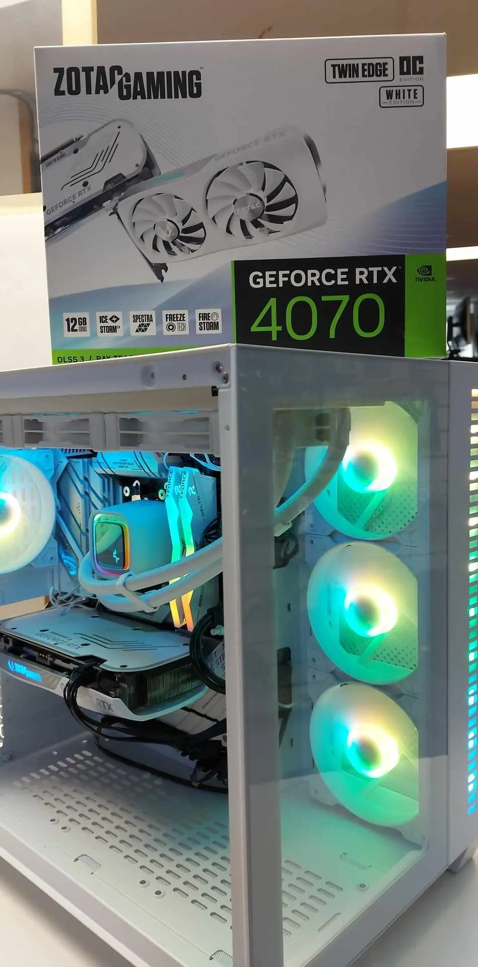 [NEUF] PC Gaming AMD RYZEN 5 7500F 3,70GHz 32GB DDR5 5200MHz NVMe 2TB Zotac GeForce RTX4070 12GB