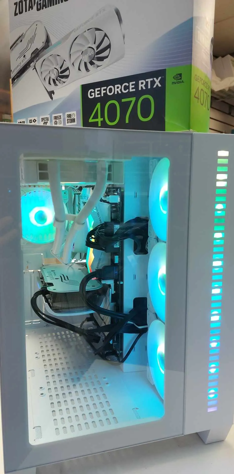 [NEUF] PC Gaming AMD RYZEN 5 7500F 3,70GHz 32GB DDR5 5200MHz NVMe 2TB Zotac GeForce RTX4070 12GB