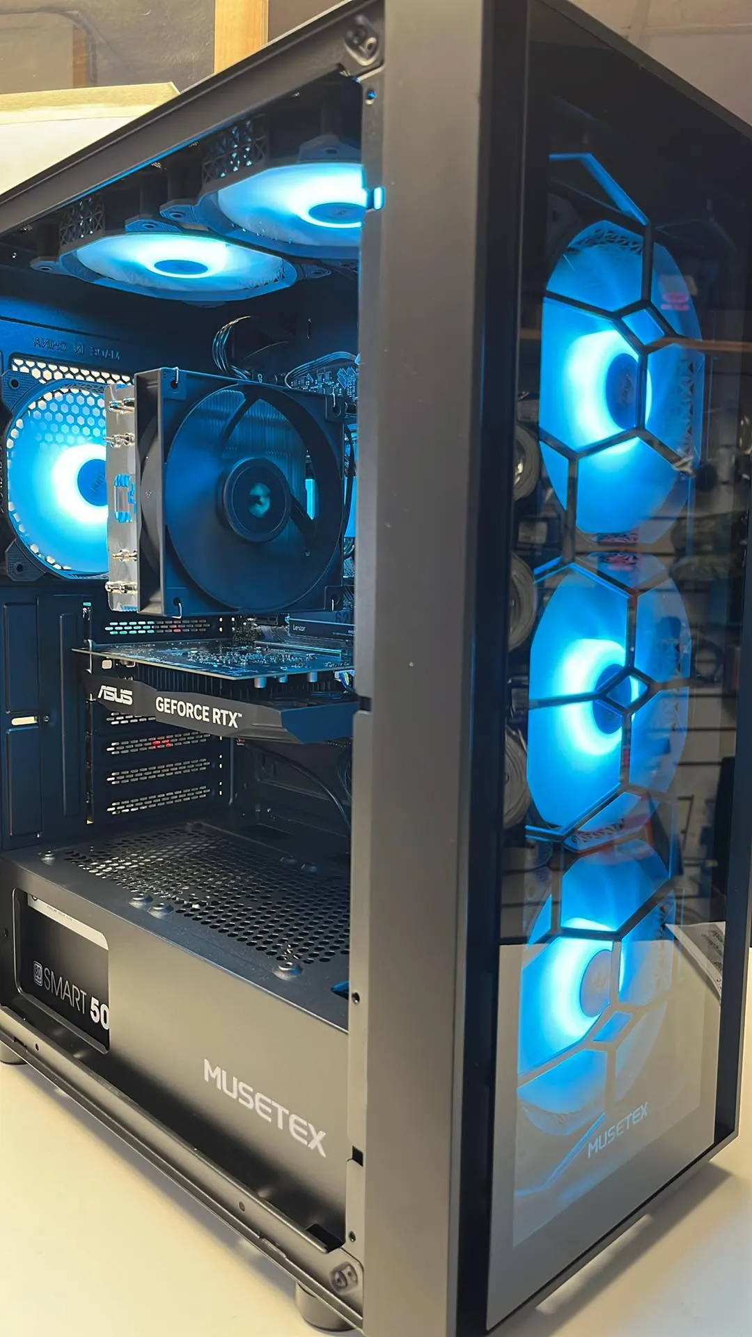 [NEUF] PC GAMING AMD RYZEN 7 3700X SSD 1TB NVMe 16GB DDR4 GeForce RTX3050