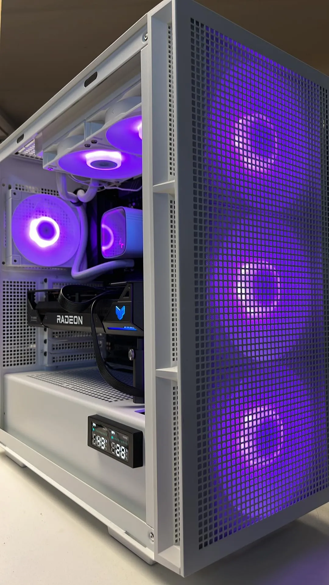 [NEUF] PC GAMING RX 7800 XT Ryzen 7 7800 X3D 32GB DDR5 SSD 2TB
