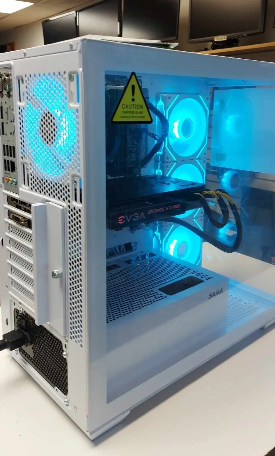 PC GAMING GeForce GTX1080 i7-6700 32GB DDR4 SSD 960GB SAMA White ***À ASSEMBLER SUR DEMANDE***