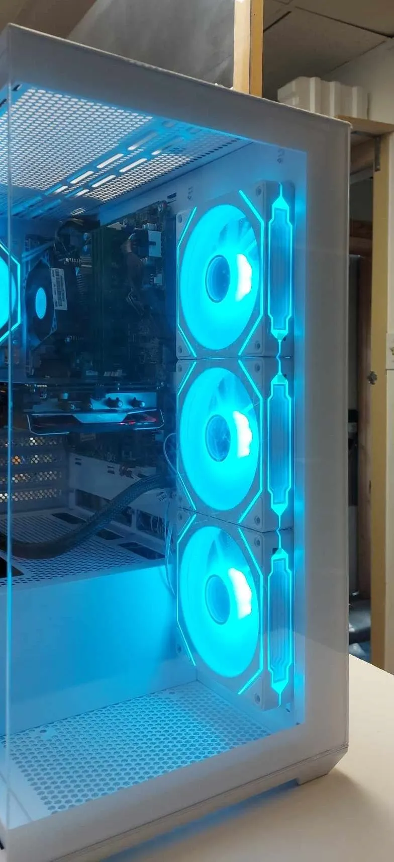 PC GAMING GeForce GTX1080 i7-6700 32GB DDR4 SSD 960GB SAMA White ***À ASSEMBLER SUR DEMANDE***