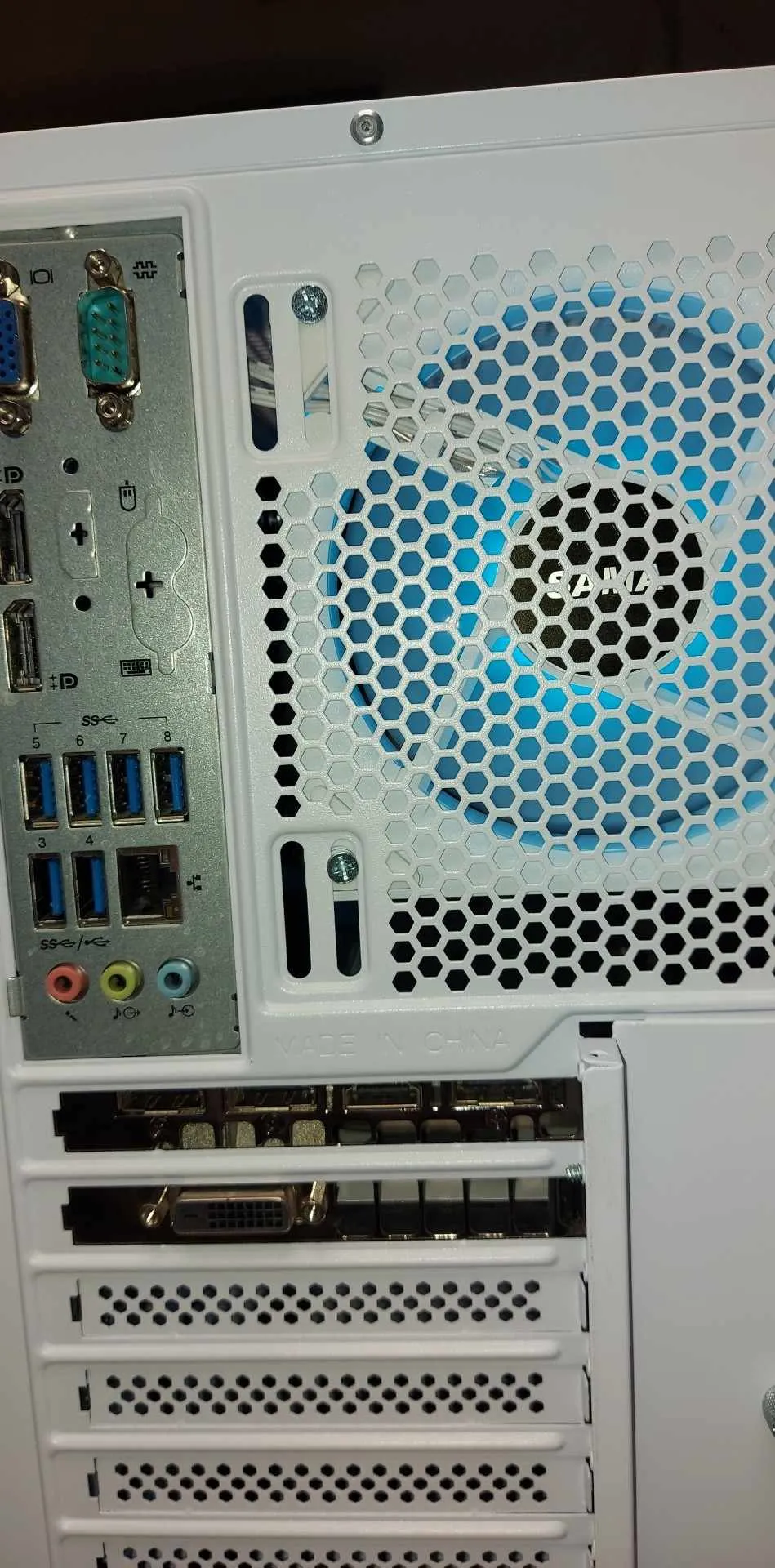 PC GAMING GeForce GTX1080 i7-6700 32GB DDR4 SSD 960GB SAMA White ***À ASSEMBLER SUR DEMANDE***