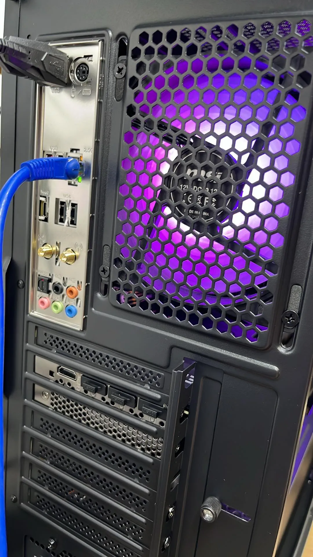 PC GAMING NEUF MSI i7-14700F GeForce RTX 4060 32GB DDR5 5600Mhz SSD 2TB WiFi